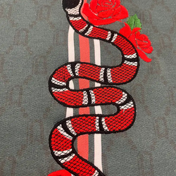 вышивка на ткани